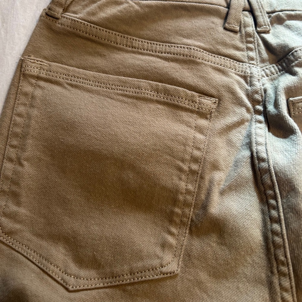 Good American Good Classic Khaki Pants *NWT* - Picture 7 of 8
